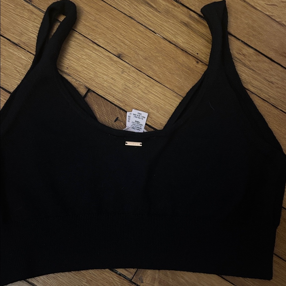 Victoria’s Secret Black Women's Seamless top NWOT - Picture 3 of 3